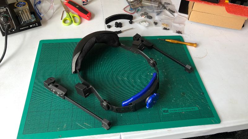 Assembled headgear with rails for North Star headset
